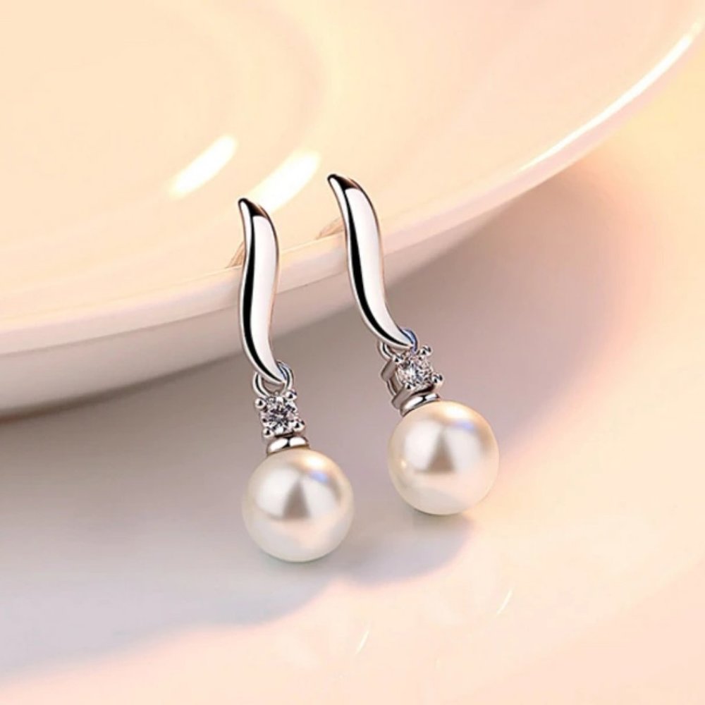 NEW 925 Sterling Silver Diamond Pearl Earrings - Picture 4 of 7